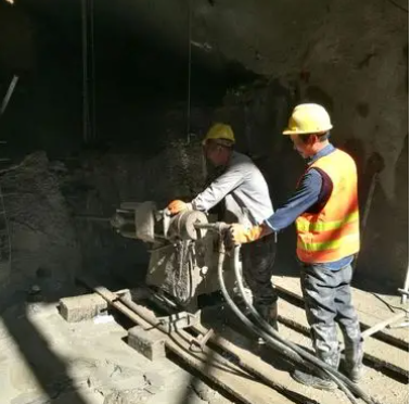 穆棱水下抗分散灌浆料特点 水下不分散注浆料介绍