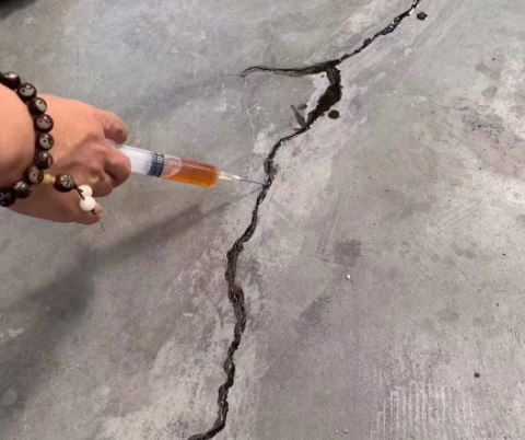 穆棱混凝土裂缝修补技术详解​